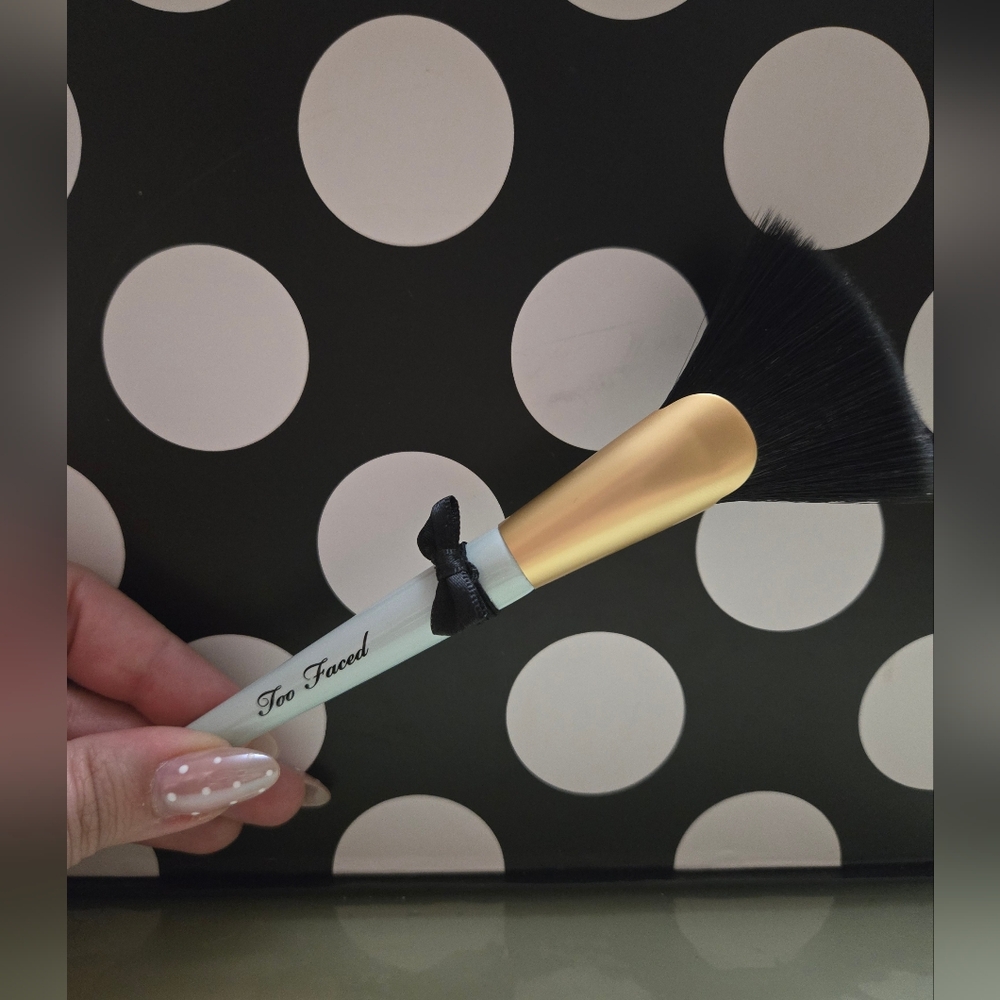 ✨️Too Faced Contour Brush✨️